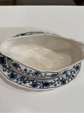 Nikko Ceramics White and Blue Floral Gravy Boat with Matching Underplate